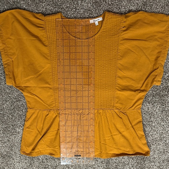 MADEWELL Pleated Flutter Sleeve Peplum Top in Vintage Gold, L - Picture 10 of 10